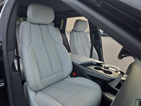 Certified 2024 Cadillac Lyriq Luxury image 10