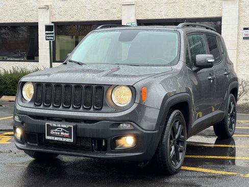 Used 2017 Jeep Renegade Altitude image 3
