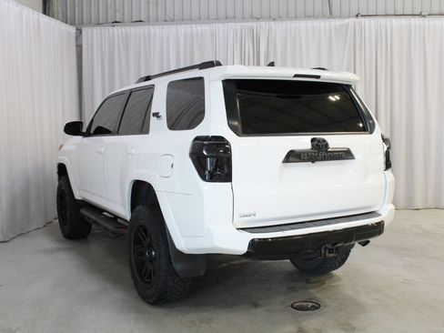 Used 2021 Toyota 4Runner TRD Off-Road Premium w/ Moonroof Package AWD/4WD image 23
