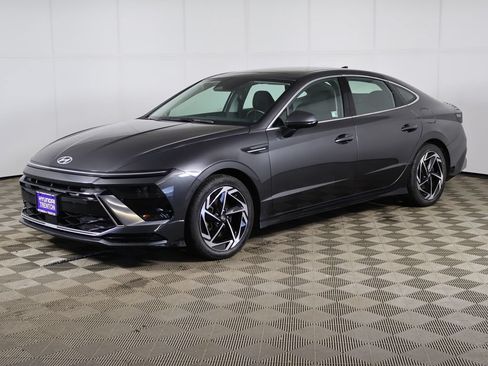 Used 2025 Hyundai Sonata SEL FWD image 9