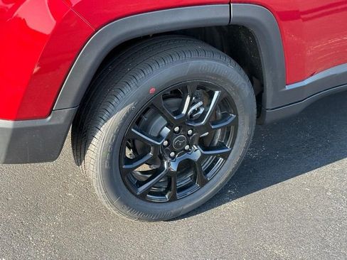 New 2026 Jeep Compass Latitude image 4