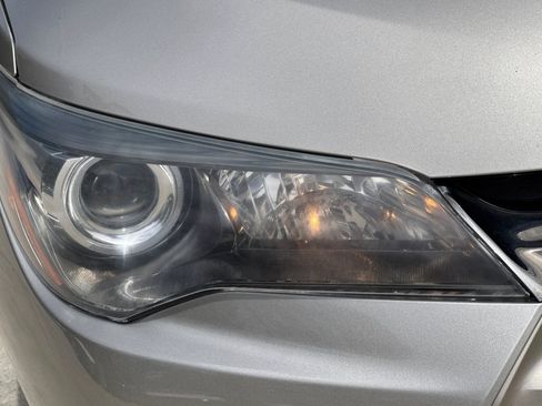 Used 2017 Toyota Camry SE w/ Moonroof Package FWD image 11
