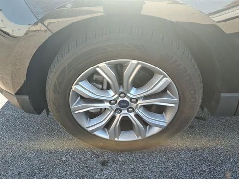Used 2021 Ford Edge Titanium w/ Canadian Touring Package AWD/4WD image 8