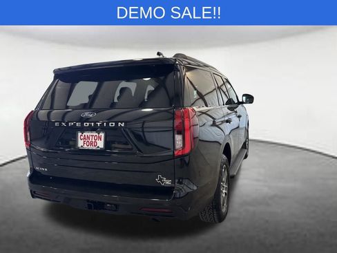 New 2025 Ford Expedition Active image 5