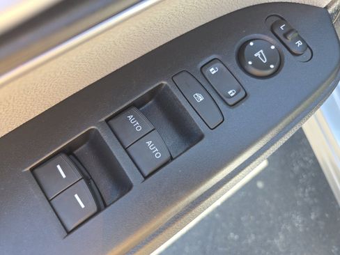 Used 2020 Honda CR-V EX image 27