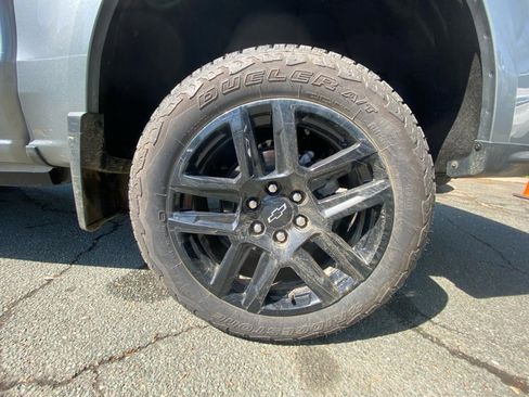 Used 2025 Chevrolet Colorado Z71 w/ Technology Package image 24