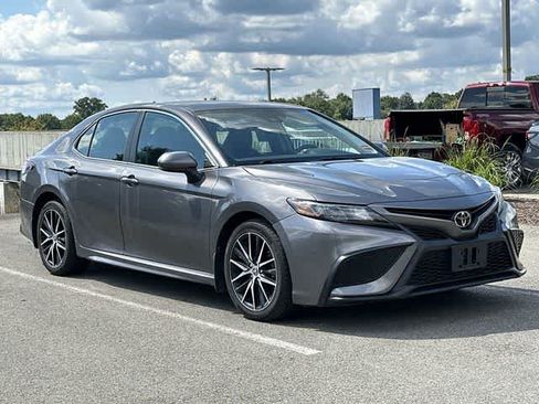 Used 2021 Toyota Camry SE FWD image 19