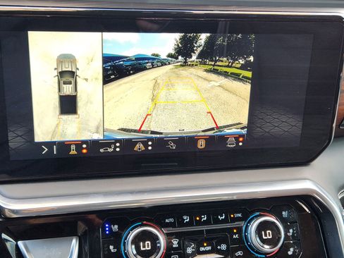 Used 2026 GMC Sierra 2500 Denali Ultimate AWD/4WD image 8