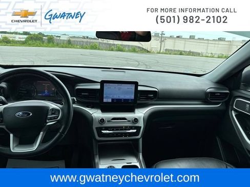 Used 2020 Ford Explorer XLT RWD image 25