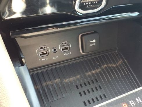 Used 2026 Jeep Grand Cherokee Limited w/ Luxury Tech Group II AWD/4WD image 31