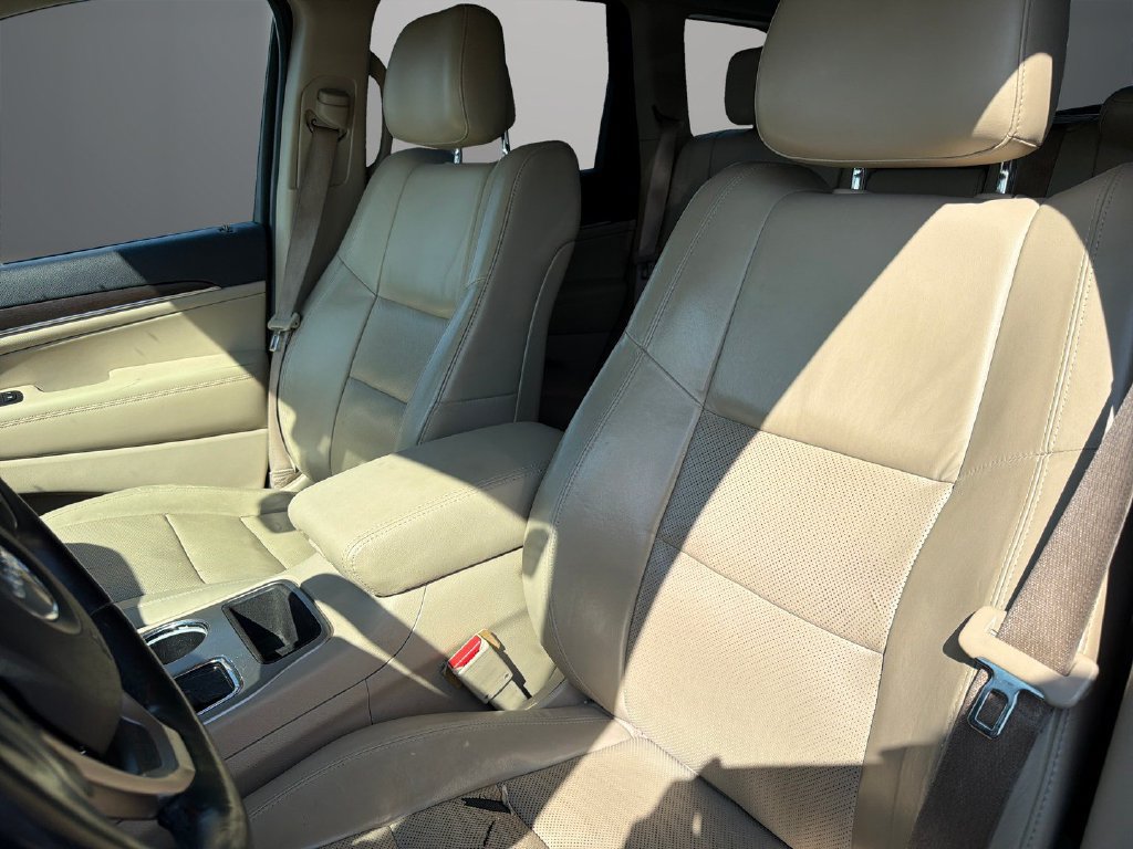 Used 2017 Jeep Grand Cherokee Limited w/ Luxury Group II RWD image 14