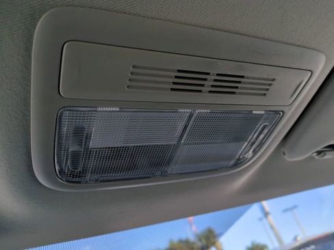 Used 2022 Honda HR-V LX image 22