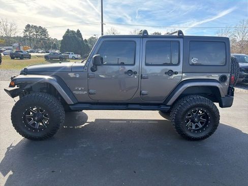 Used 2016 Jeep Wrangler Unlimited Sahara w/ Max Tow Package image 6