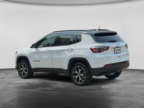 Used 2025 Jeep Compass Limited AWD/4WD image 5