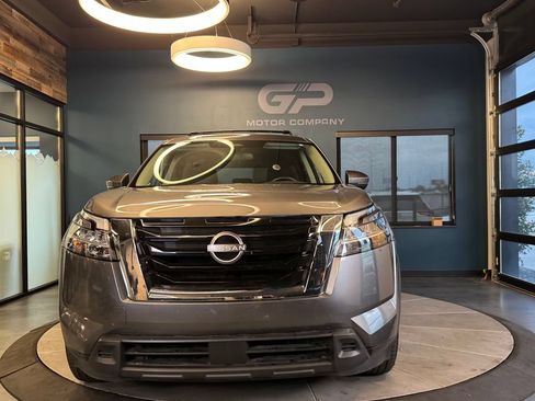 Used 2022 Nissan Pathfinder SV AWD/4WD image 8