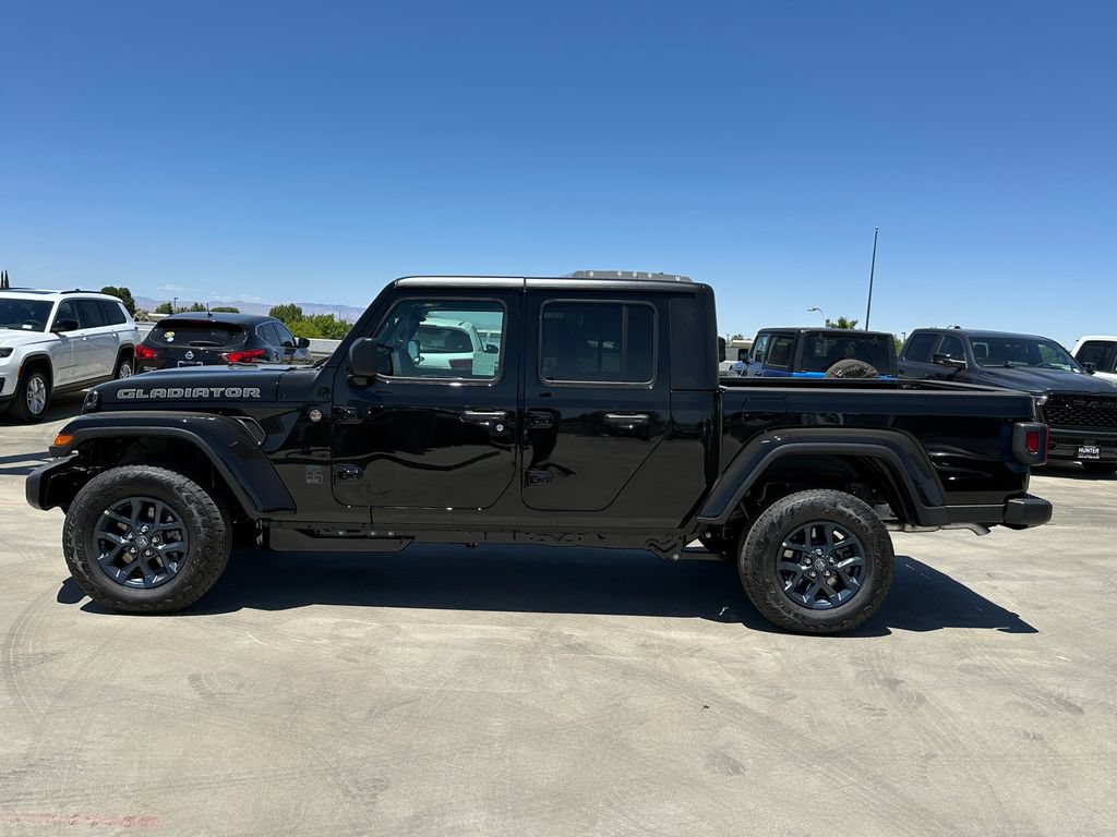 New 2026 Jeep Gladiator Sport AWD/4WD image 3
