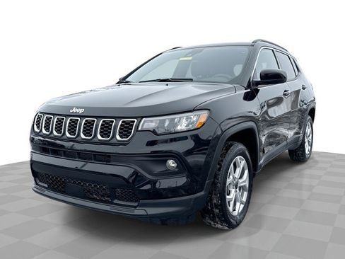 Used 2025 Jeep Compass Latitude w/ Convenience Group image 1