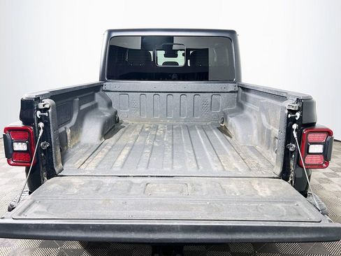 Used 2025 Jeep Gladiator Rubicon w/ Convenience Group image 23