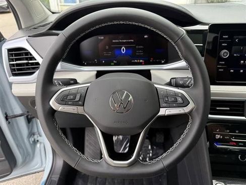 New 2025 Volkswagen Taos SE image 22