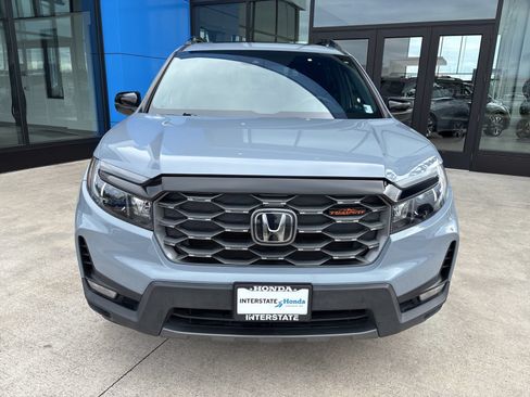 Used 2023 Honda Passport TrailSport image 2