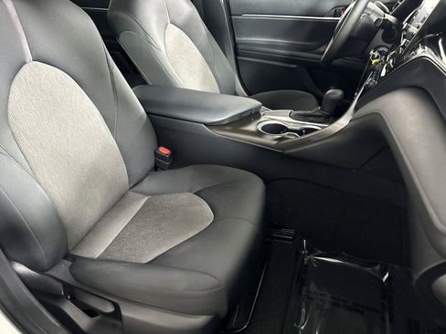 Used 2021 Toyota Camry LE image 25