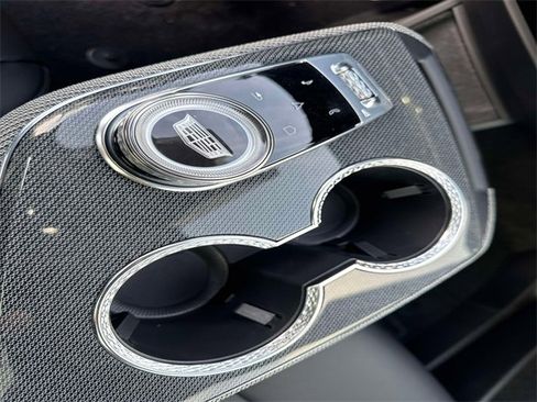 New 2026 Cadillac Optiq Luxury 1 image 23