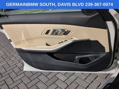 Used 2025 BMW 330i Sedan w/ Premium Package RWD image 30