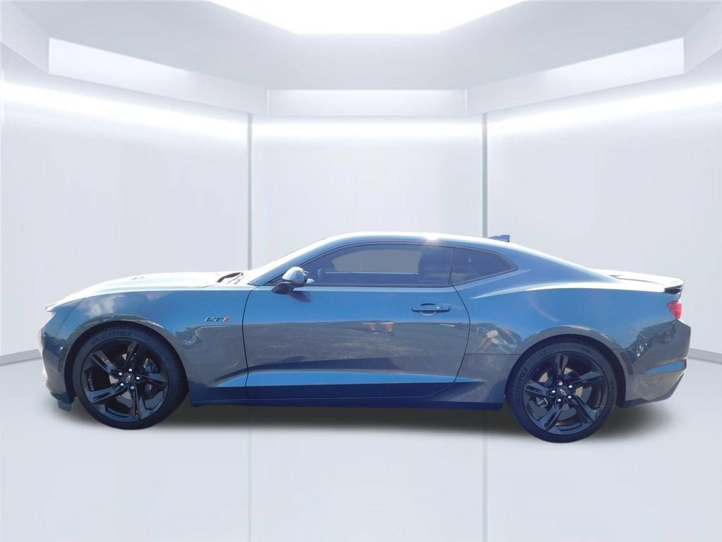 Used 2020 Chevrolet Camaro LT RWD image 6