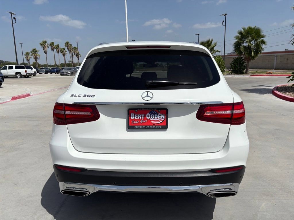 Used 2019 Mercedes-Benz GLC 300 image 4