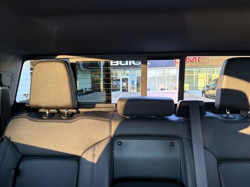 Used 2024 GMC Sierra 3500 SLT w/ SLT Premium Package image 27