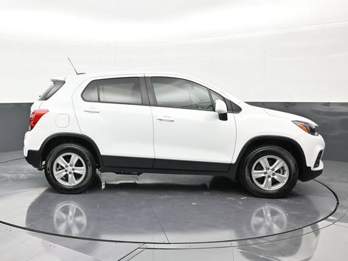 Used 2021 Chevrolet Trax LS AWD/4WD image 6