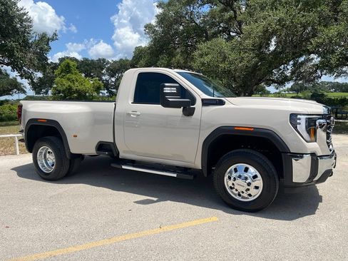 Used 2026 GMC Sierra 3500 SLE AWD/4WD image 3