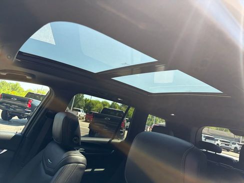 Used 2023 Cadillac XT6 Luxury AWD/4WD image 20