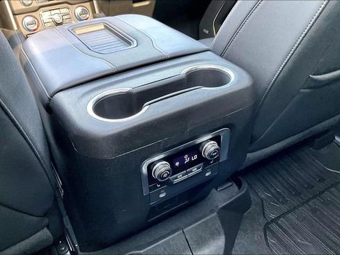 Used 2023 GMC Yukon AT4 w/ AT4 Premium Plus Package AWD/4WD image 10