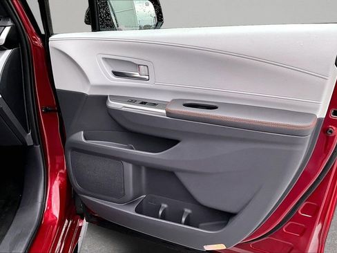 Certified 2022 Toyota Sienna XSE image 27