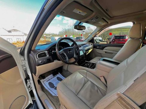 Used 2014 GMC Yukon Denali image 16