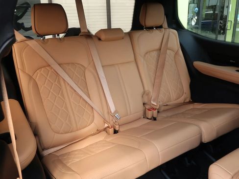 Used 2023 Jeep Grand Wagoneer Series III w/ Rear Seat Video Group 1 AWD/4WD image 23