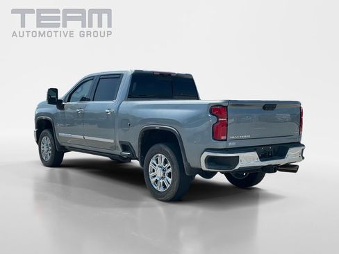 Used 2024 Chevrolet Silverado 2500 LTZ w/ LTZ Premium Package AWD/4WD image 5
