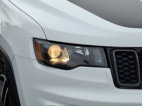 Used 2020 Jeep Grand Cherokee Trailhawk image 9