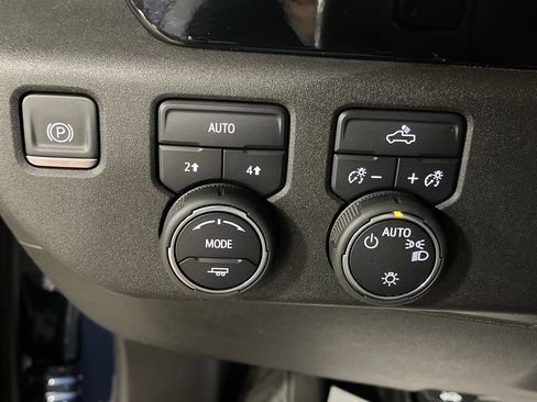 Used 2022 Chevrolet Silverado 1500 LT image 20