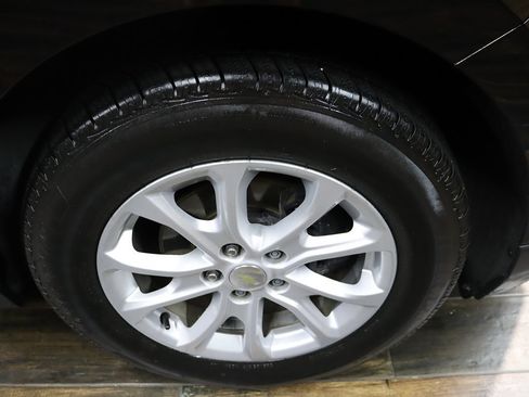 Used 2020 Chevrolet Equinox LT FWD image 27