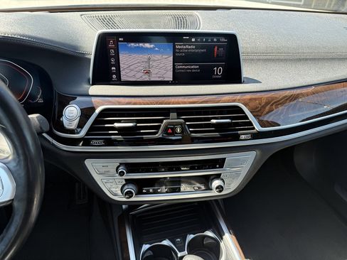 Used 2022 BMW 740i xDrive w/ M Sport Package image 13