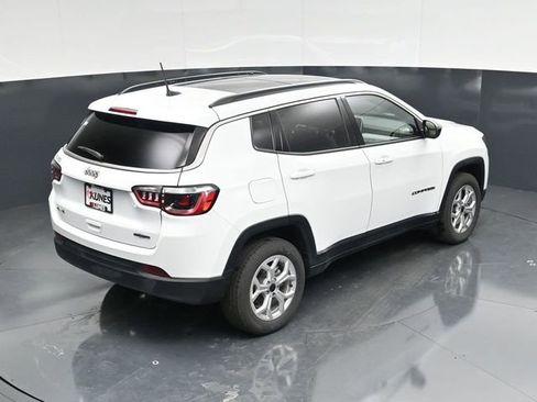 New 2025 Jeep Compass Latitude w/ Sun & Sound Group AWD/4WD image 49