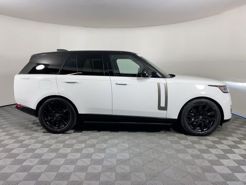 Used 2023 Land Rover Range Rover SE image 7