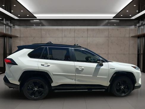 Used 2020 Toyota RAV4 XSE AWD/4WD image 9