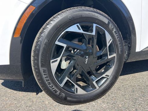 Certified 2025 Kia Sportage SX AWD/4WD image 11