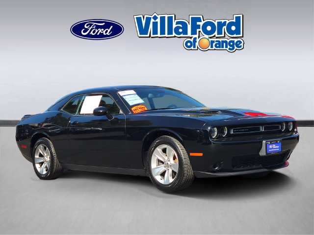 Used 2019 Dodge Challenger SXT RWD image 1