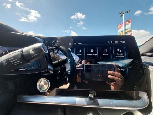 Used 2025 Chevrolet Corvette Stingray Coupe w/ Battery Protection Package image 13