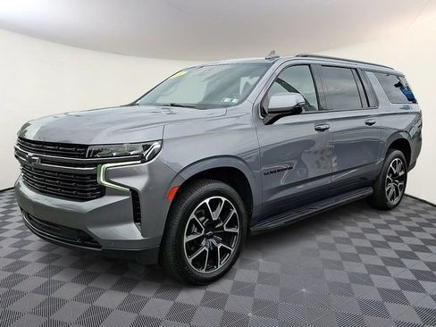 Used 2022 Chevrolet Suburban RST w/ Luxury Package AWD/4WD image 3