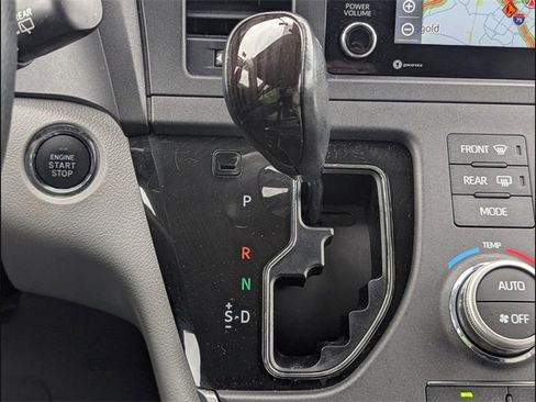 Used 2020 Toyota Sienna XLE image 13